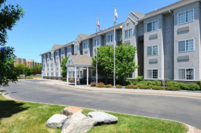 Отель Microtel Inn & Suites by Wyndham Bloomington MSP Airport  Bloomington